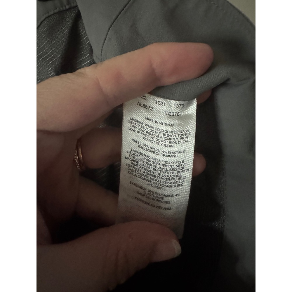 Columbia Women's Gray Hiking Cargo Capri Pants Size 12 Outdoor - Picture 6 of 8